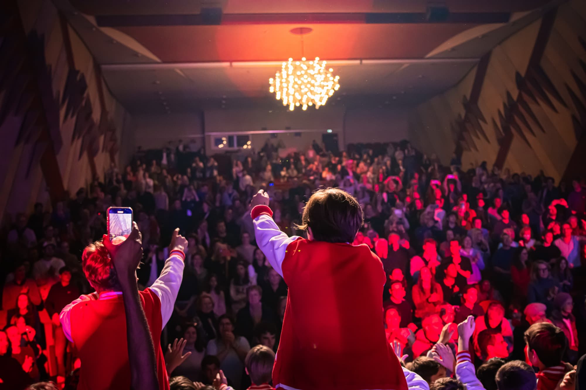 La salle comble du gala 2024, vue depuis la scène
